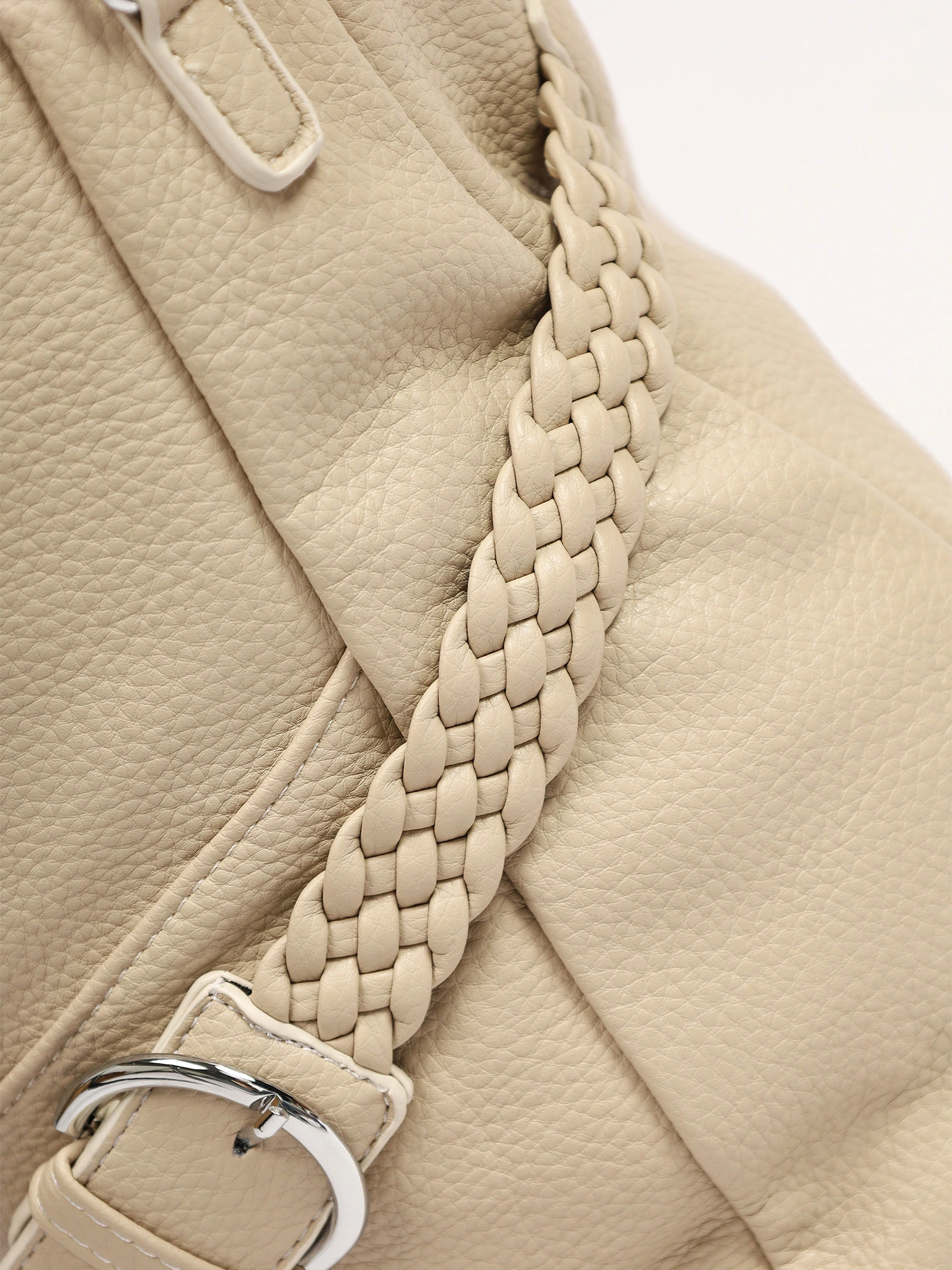 Сумка-шоппер с плетеными ремешками по бокам в ассортименте